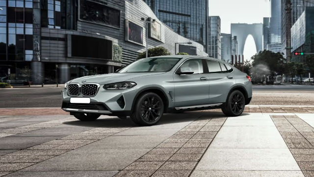BMW X4: Perpaduan Elegansi Coupe dan Ketangguhan SUV dalam Satu Paket Mewah